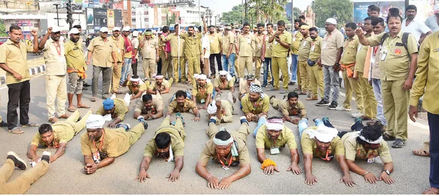 ଡ୍ରାଇଭର ମହାସଂଘର ଅଭିନବ ବିକ୍ଷୋଭ ପ୍ରଦର୍ଶନ: ପଳାସୁଣିରୁ ଦଣ୍ଡବତ ଯାତ୍ରା