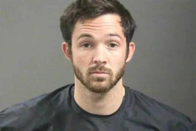 ଟାଇସନ ଫୁଡ୍‌ର ମୁଖ୍ୟ ଅଜଣା ମହିଳାଙ୍କ ଘରେ ପଶି ଖଟରେ ଶୋଇପଡ଼ିଲେ