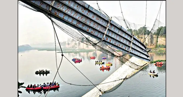 ମୋର୍ବି ଝୁଲା ପୋଲ ନବୀକରଣରେ ଦୁର୍ନୀତି! ମଞ୍ଜୁର ୨ କୋଟିରୁ ଓରେଭା ମାତ୍ର ୧୨ ଲକ୍ଷ ଖର୍ଚ୍ଚ କରିଥିଲା