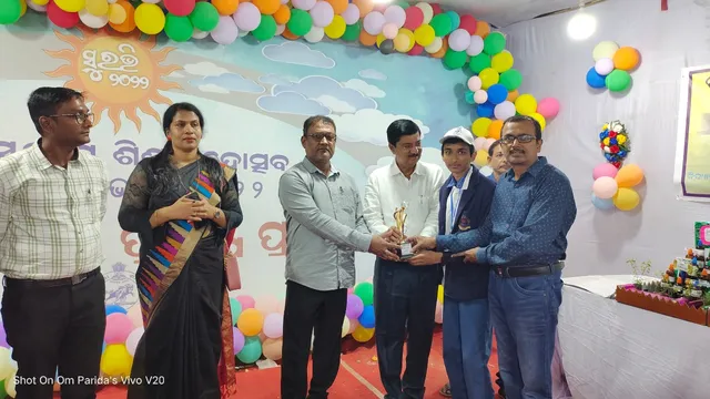 ରାଜ୍ୟ ‘ସୁରଭି’ରେ ସୁନ୍ଦରଗଡ଼ ପବ୍ଲିକ ସ୍କୁଲର ପ୍ରକଳ୍ପ