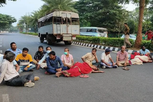 କିଡ୍‌ନି ରୋଗୀ ଓ ତାଙ୍କ ପରିବାର ଲୋକଙ୍କ ଧମକ: ରାଜ୍ୟ ସରକାର ନ ଶୁଣିଲେ ବିଷପିଇ ଆତ୍ମହତ୍ୟା କରିବୁ