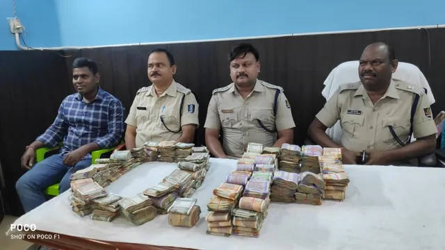 ନଗଦ ୨୨ ଲକ୍ଷ ସହ କାର ଛାଡ଼ି ପଳାଇଲା ବ୍ରାଉନ୍‌ସୁଗାର ମାଫିଆ