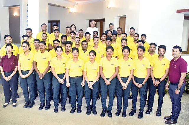 ମୁଖ୍ୟମନ୍ତ୍ରୀଙ୍କୁ ଭେଟିଲେ ବିଶ୍ବ ଦକ୍ଷତା କେନ୍ଦ୍ରର ଛାତ୍ରଛାତ୍ରୀ, ସିଙ୍ଗାପୁରରେ ତାଲିମ୍ ନେବେ ୪୦