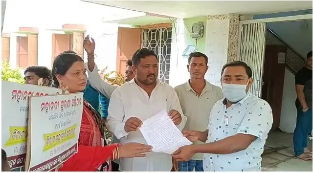 ମହାନଦୀରେ ବେଆଇନ ବ୍ଲାଷ୍ଟିଂକୁ ନେଇ ମତ୍ସ୍ୟଜୀବୀଙ୍କ ବିକ୍ଷୋଭ ପ୍ରଦର୍ଶନ ଓ ଶୋଭାଯାତ୍ରା