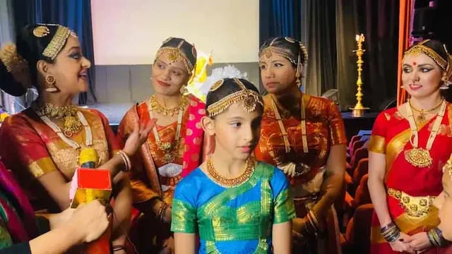 ‘ରଙ୍ଗ’ ଉତ୍ସବରେ କୁଚିପୁଡ଼ି ନୃତ୍ୟ ପରିବେଶଣ କଲେ ବ୍ରିଟିସ୍‌ ପ୍ରଧାନମନ୍ତ୍ରୀ ଋଷି ସୁନକଙ୍କ ୯ ବର୍ଷୀୟ ଝିଅ