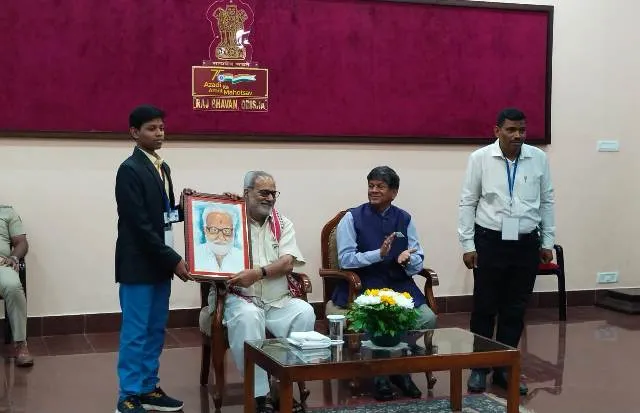 ସ୍ୱାଧୀନତାର ଅମୃତ ମହୋତ୍ସବ ପ୍ରବନ୍ଧ ପ୍ରତିଯୋଗିତା: ଜିଲ୍ଲାସ୍ତରରେ କୃତିତ୍ବ ହାସଲ କରିଥିବା ପ୍ରତିଯୋଗୀ ପୁରସ୍କୃତ