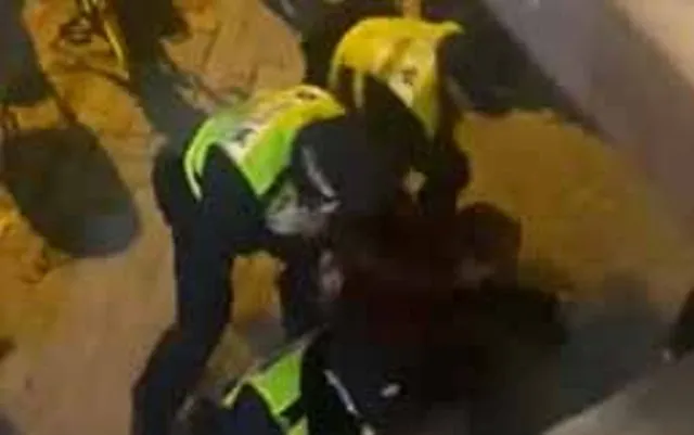 ଚୀନ୍‌ରେ ପ୍ରତିବାଦ ରିପୋର୍ଟ କରୁଥିବା ‘ବିବିସି’ ସାମ୍ବାଦିକଙ୍କୁ ମାଡ଼ ମାରି ଗିରଫ କଲା ଚୀନା ପୁଲିସ: ରିପ‌ୋର୍ଟ