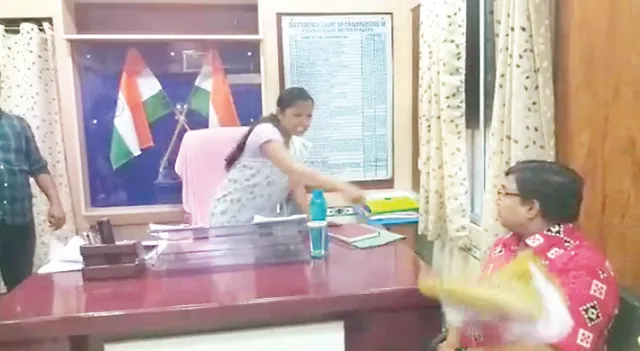 ନିର୍ବାହୀ ଅଧିକାରୀଙ୍କ ଉପରକୁ ଫାଇଲ ଫୋପାଡ଼ିବା ଘଟଣା: ପୌରାଧ୍ୟକ୍ଷାଙ୍କ ନାଁରେ ମାମଲା ରୁଜୁ