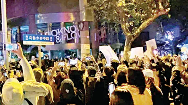 ଚୀନ୍‌ରେ ଯୁବଗୋଷ୍ଠୀ ତାତିଲେ, କୋଭିଡ଼ କଟକଣା ବିରୋଧୀ ଆନ୍ଦୋଳନ ତୀବ୍ର