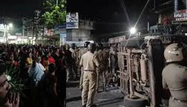 ୪ ଅଭିଯୁକ୍ତଙ୍କୁ ମୁକୁଳାଇବାକୂୁ ୩,୦୦୦ରୁ ଅଧିକ ଲୋକ ଥାନାରେ ପଶି କଲେ ଲଙ୍କାକାଣ୍ଡ....