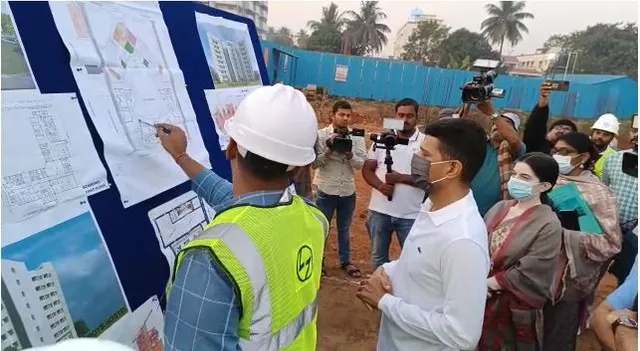 କ୍ୟାପିଟାଲ ହସ୍ପିଟାଲରେ ପହଞ୍ଚି ଭିତ୍ତିଭୂମି ବିକାଶର ସମୀକ୍ଷା କଲେ ୫-ଟି ସଚିବ ଭିକେ ପାଣ୍ଡିଆନ