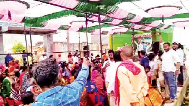 ଜନସଂପର୍କ ପଦଯାତ୍ରା ବେଳେ ଗୋପବନ୍ଧୁଙ୍କୁ କଳାପତାକା ପ୍ରଦର୍ଶନ, ବିଜେପିର ‘ଗୋ ବ୍ୟାକ୍’ ନାରା