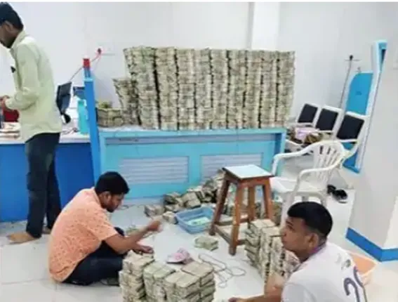 କଂଗ୍ରେସର ଦୁଇ ବିଧାୟକଙ୍କ ଘରୁ ମିଳିଲା ଟଙ୍କାର ପାହାଡ