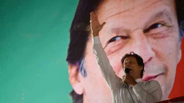 ପାକିସ୍ତାନର ପୂର୍ବତନ ପ୍ରଧାନମନ୍ତ୍ରୀ ଇମ୍ରାନ ଖାନଙ୍କ ଉପରକୁ ଗୁଳି ଘଟଣାରେ ଭାରତର ପ୍ରତିକ୍ରିୟା; ‘ଆମେ ତୀକ୍ଷ୍ଣ ନଜର ରଖିଛୁ’...