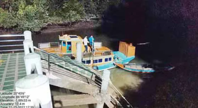 ଭିତରକନିକାରେ ପର୍ଯ୍ୟଟନ ଜେଟ୍ଟି  ଭୁଶୁଡ଼ିଲା