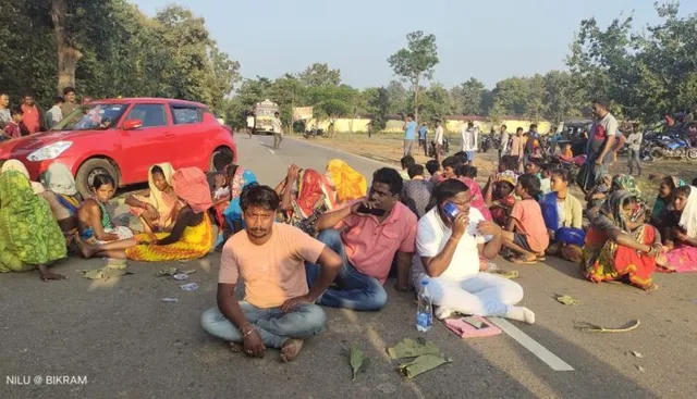 ମାଳିପଦର ମିଥ୍ୟା ଏନକାଉଣ୍ଟର ଘଟଣା: କୋତାମେଟାରେ ଚାଲିଥିବା ରାସ୍ତା ଅବରୋଧରୁ ଲୋକଙ୍କୁ ଉଠାଇନେଲା ପୁଲିସ