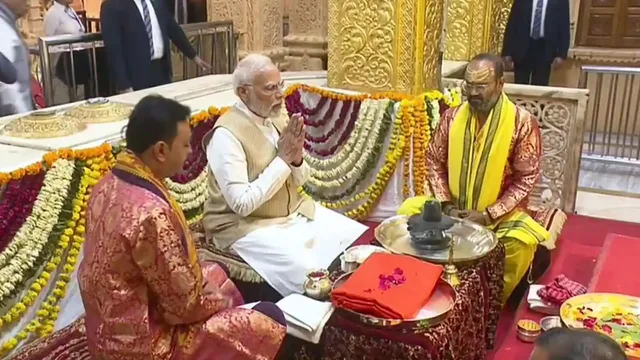 ସୋମନାଥ ମନ୍ଦିରରେ ମୋଦୀଙ୍କ ପୂଜାର୍ଚ୍ଚନା