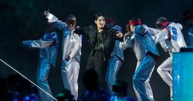 ରଂଗାରଂଗ କାର୍ଯ୍ୟକ୍ରମ ସହ ଆରମ୍ଭ ହେଲା ଫୁଟବଲ୍‌ ବିଶ୍ବକପ୍‌, କ୍ରୀଡ଼ାପ୍ରେମୀଙ୍କ ମନମୋହିଲେ କଳାକାର