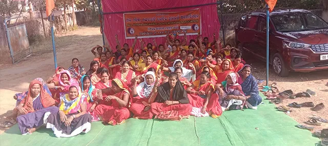 ମାସେ ହେଲା ଅଙ୍ଗନବାଡ଼ି କର୍ମୀଙ୍କ ଆନ୍ଦୋଳନ ଜାରି