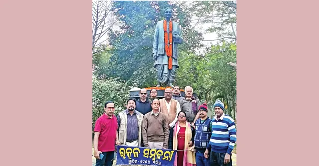 ଜୟନ୍ତୀରେ କାନ୍ତକବିଙ୍କୁ ଶ୍ରଦ୍ଧାଞ୍ଜଳି