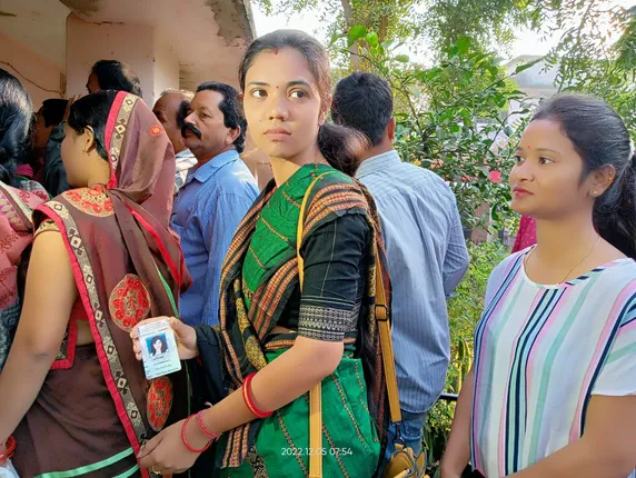 ପଦ୍ମପୁର: ୨୧୩ ନଂ ବୁଥରେ ଭୋଟ ଦେଲେ ବିଜେଡି ପ୍ରାର୍ଥୀ ବର୍ଷା ସିଂ ବରିହା