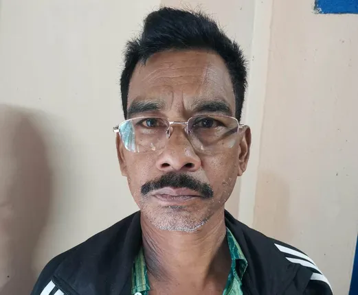 ଭିଜିଲାନ୍ସ ଜାଲରେ କେ.ଗାଁ ଫରେଷ୍ଟ ରେଞ୍ଜ ଅଫିସର୍: କଳାହାଣ୍ଡି ଜିଲ୍ଲାର ୪ଟି ସ୍ଥାନରେ ଏକକାଳୀନ ଚଢ଼ାଉ