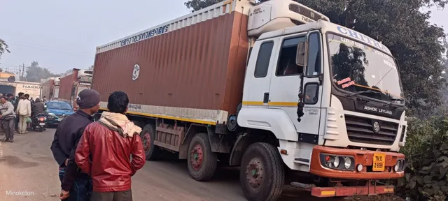 ୩ ଟ୍ରକ ଗୋମାଂସ ଜବତ, ୬ ଅଟକ