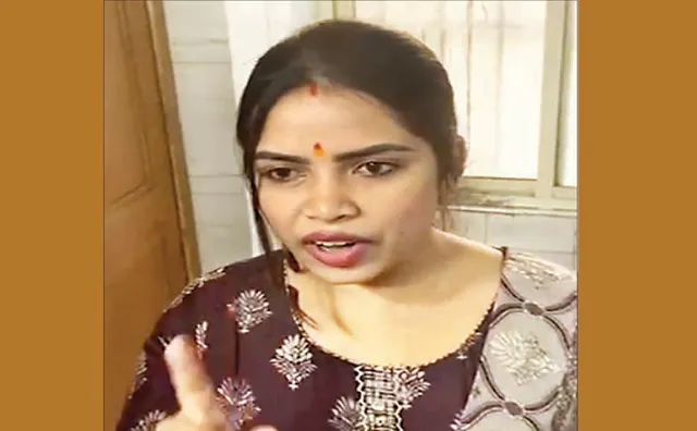 ଅଜବ ବିଶ୍ବାସ: ଥାନା ଓ କୋର୍ଟରେ ୪ ଥର ଚପଲ ଛାଡ଼ିଲେଣି ଅର୍ଚ୍ଚନା