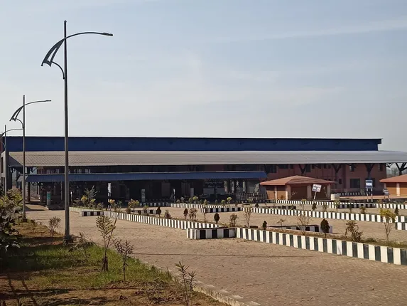 ଜିଲ୍ଲା ମାନ୍ୟତା ପାଇବାର ୨୮ ବର୍ଷ ବିତିଗଲା: ଝାରସୁଗୁଡ଼ାକୁ ଏଯାଏ ମିଳିଲାନି ଭଲ ବସଷ୍ଟାଣ୍ଡର ସୁବିଧା