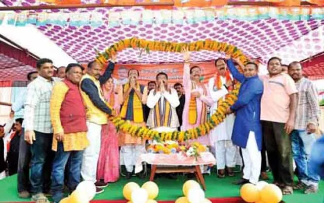 ଧର୍ମେନ୍ଦ୍ରଙ୍କ ମାରାଥନ ପ୍ରଚାର: ମହିଳାକାର୍ଡ ଖେଳିଲେ, ନବୀନଙ୍କୁ ଟାର୍ଗେଟ