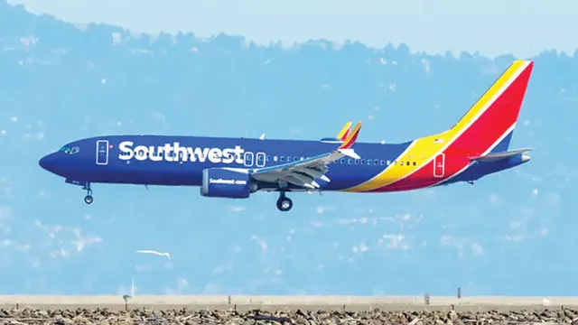 ‘ଯିଶୁ କହିଲେ’ ବୋଲି.... ୩୭,୦୦୦ ଫୁଟ୍ ଉଚ୍ଚରେ ବିମାନ ଦରଜା ଖୋଲିବାକୁ ଚେଷ୍ଟା କଲେ ମହିଳା