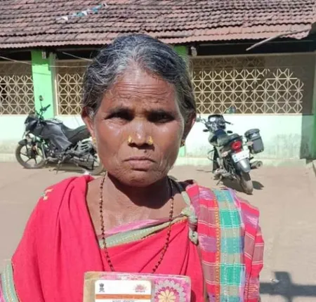 ଭତ୍ତାରୁ ବଞ୍ଚିତ ହିତାଧିକାରୀ ସୁମତି, ନିବେଦନ ଶୁଣୁନାହାନ୍ତି ଅଧିକାରୀ