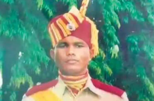 ଫାଣ୍ଡି ପରିସର କ୍ବାର୍ଟର୍ସରୁ ଯବାନଙ୍କ ଝୁଲନ୍ତା ଶବ