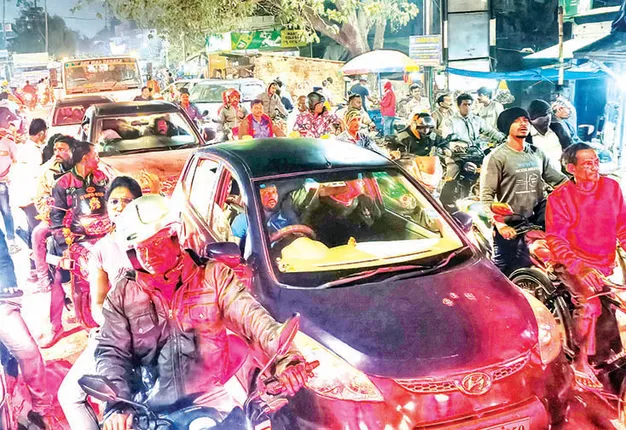 ଅଚଳ ଶ୍ରୀକ୍ଷେତ୍ର: ଚାରିଆଡ଼େ ଟ୍ରାଫିକ୍‌ ଜାମ୍‌, ଗାଡ଼ିର ଲମ୍ବା ଧାଡ଼ି