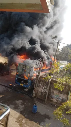 ସାକ୍ଷୀଗୋପାଳ ମନ୍ଦିର ନିକଟରେ ଜଳିଗଲା ପର୍ଯ୍ୟଟକଙ୍କ ବସ