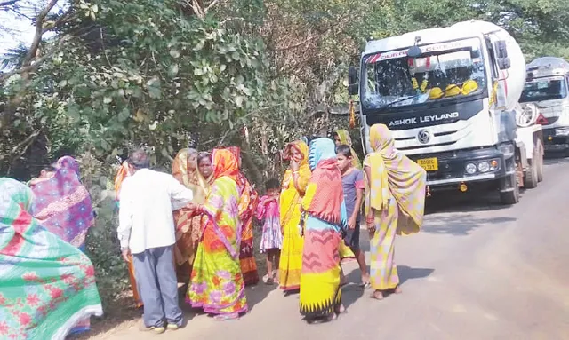 ନିର୍ମାଣାଧୀନ ବ୍ରିଜ୍‌ରୁ ପଡ଼ି ଯୁବକଙ୍କ ମୃତ୍ୟୁ ମାମଲା: କ୍ଷତିପୂରଣ ଦାବିରେ କାମ ବନ୍ଦ କଲେ ଗ୍ରାମବାସୀ