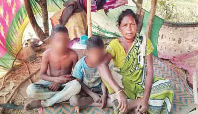 ପୁଅର ଶବ ଗାଁକୁ ନ ଆଣିବାରୁ ମା’ ବାସନ୍ଦ: ମାସେ ହେଲା ଦୁଇପୁଅ ସହ ଗଛମୂଳେ