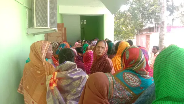 ଅସ୍ତରଙ୍ଗରେ ଜିଲ୍ଲାପାଳଙ୍କ ଜନଶୁଣାଣି, ପାଣି ପାଇଁ ହାଣ୍ଡିମାଠିଆ ଧରି ବସିଲେ ମହିଳା