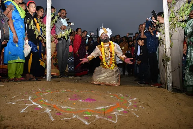 ବରଗଡ଼ ବିଶ୍ବ ପ୍ରସିଦ୍ଧ ଧନୁଯାତ୍ରା: କୃଷ୍ଣ ପଦଚିହ୍ନ ଦେଖି ଅକ୍ରୁର ବିଭୋର 