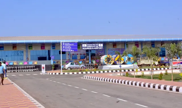 ରାଉରକେଲା ବିମାନବନ୍ଦରରୁ ଧରାପଡ଼ିଲା ୬ ଜୀବନ୍ତ ଗୁଳି, ଅଭିଯୁକ୍ତ ଜଣେ ଔଷଧ ବ୍ୟବସାୟୀ