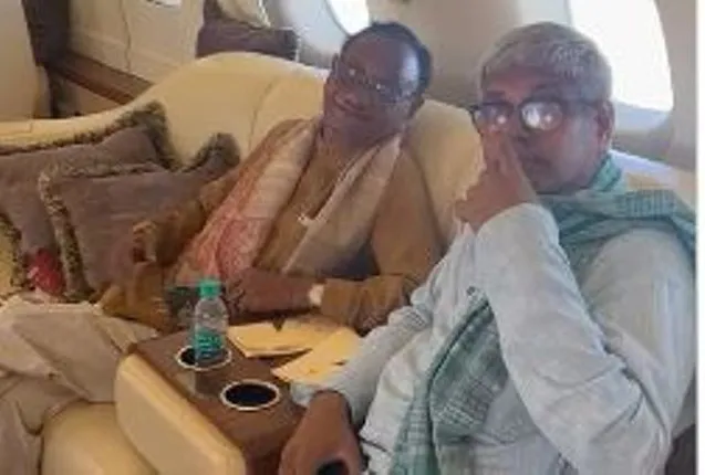 ବିଆର୍‌ଏସ୍‌ରେ ଯୋଗଦେବା ପୂର୍ବରୁ ହାଇଦ୍ରାବାଦ ଅଭିମୁଖେ ପୂର୍ବତନ ମୁଖ୍ୟମନ୍ତ୍ରୀ ଗିରିଧର ଗମାଙ୍ଗ।