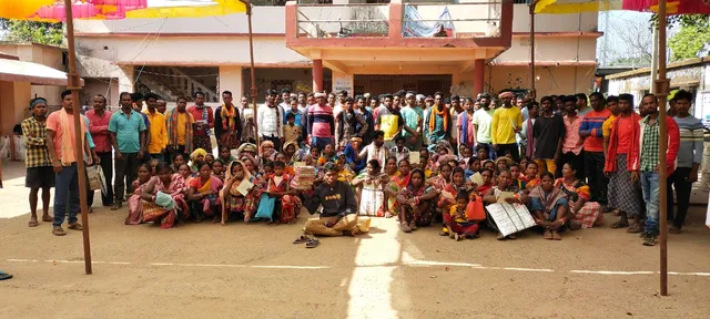 ଥମୁନି ଚାଉଳ ଦୁର୍ନୀତି: ୨୦୦ରୁ ଊର୍ଦ୍ଧ୍ବ ଗରିବଙ୍କ ୩ କିସ୍ତିର ଖାଦ୍ୟ ଲୁଟ୍! ଧାରଣାରେ ବସିଲେ ହିତାଧିକାରୀ 