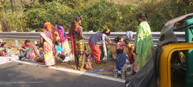 ରାସ୍ତାକଡ଼ ରେଲିଙ୍ଗକୁ ପିଟିଲା ଅଟୋ: ଚାଲିଗଲା ମହିଳା ଶ୍ରମିକଙ୍କର ଜୀବନ, ୨ ଗୁରୁତର