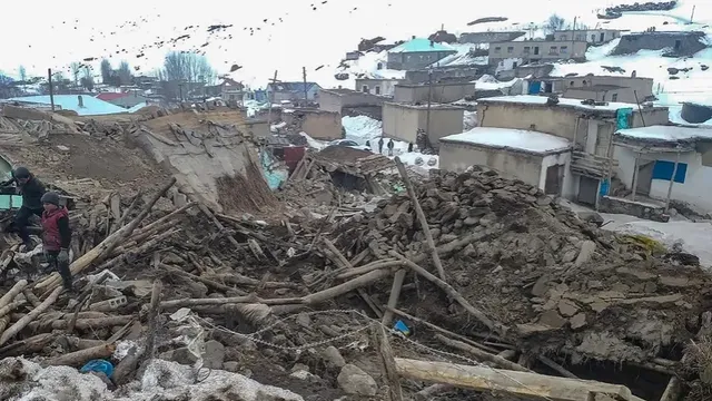 ଉତ୍ତରପଶ୍ଚିମ ଇରାନ୍‌ରେ ଭୂମିକମ୍ପ: ଅନ୍ୟୂନ ୩ ମୃତ, ୩୦୦ ଆହତ