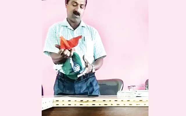 ଜାତୀୟ ପତାକାକୁ ଅସମ୍ମାନ କରି ପିଇଓ ଗିରଫ, ଚାକିରିରୁ ନିଲମ୍ବିତ କଲେ ବିଡିଓ