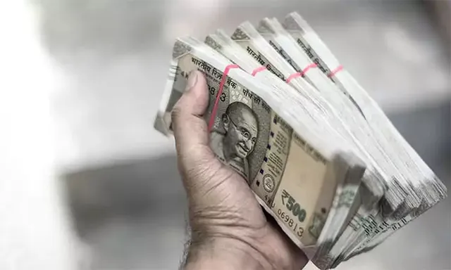 ନିର୍ବାଚନ ସମୟରେ କର୍ଣ୍ଣାଟକରେ ଟଙ୍କା ଗଛରେ ଫଳୁଛି!