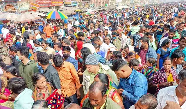 ‌ପୁରୀରେ ଅସହ୍ୟ ହେଲାଣି ଟ୍ରାଫିକ୍‌ ଯନ୍ତ୍ରଣା: ବିନା ସେଡ୍‌ରେ ଲମ୍ବାଧାଡ଼ି, ଶ୍ରଦ୍ଧାଳୁଙ୍କ ମଧ୍ୟରେ ଅସନ୍ତୋଷ