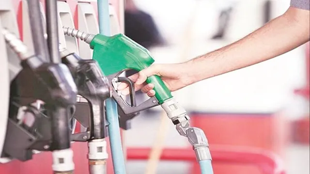 ଡିଜେଲ୍‌ରେ ୩ ଟଙ୍କା କ୍ଷତି, ପେଟ୍ରୋଲ୍‌ରେ ଅଳ୍ପ ଲାଭ