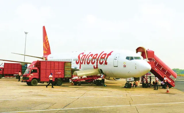 ସ୍ପାଇସ୍‌ ଜେଟ୍‌ ବିମାନରେ ବୋମା ଆତଙ୍କ: ମିଥ୍ୟା କଲ୍‌ କରିଥିବା ବ୍ରିଟିସ୍‌ ଏୟାରୱେଜ୍‌ ଟ୍ରେନି ଗିରଫ