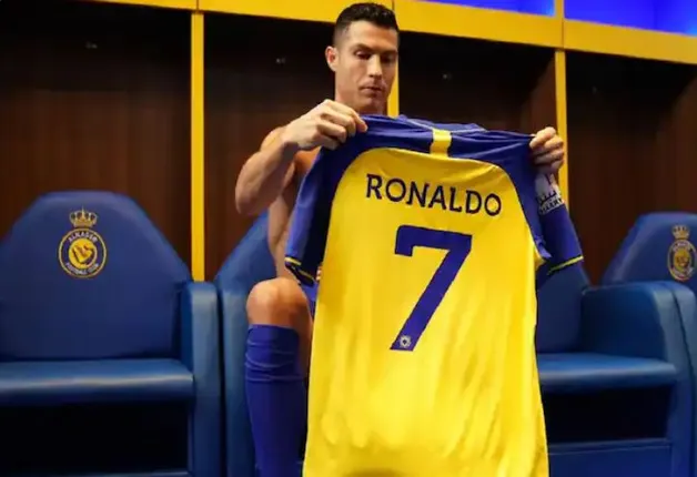 ବର୍ଷକୁ ରୋନାଲଡୋ ଯେତିକି ଆୟ କରିବେ ସେତିକି ରୋଜଗାର ପାଇଁ ଭାରତୀୟ କ୍ରିକେଟରଙ୍କୁ ଲାଗିବ ୧୫୦ ବର୍ଷ